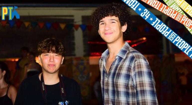 Tucatnyian egy szobában