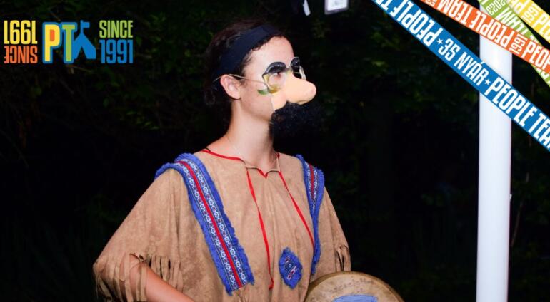 Ma megint bolondosan